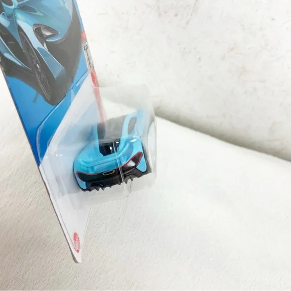 Hot Wheels McLaren P1 Light Blue 165/250 Quarter Mile Heroes 2021 Mattel - Picture 6 of 7